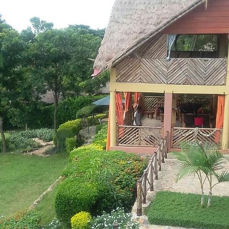 Lakeside Escape - Uganda Hotel Mpenja Exterior photo